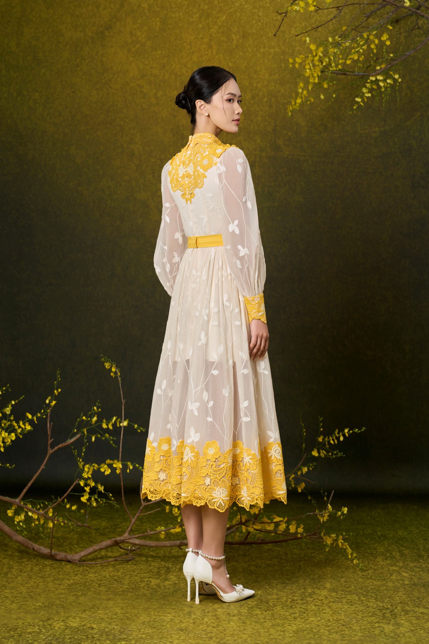 LongSleeve Embroidery Midi Lace Dress