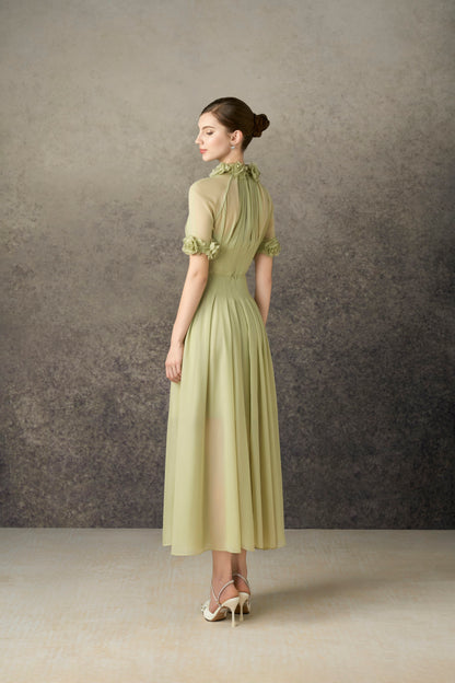 Short Slevee Green Drapping Midi Dress