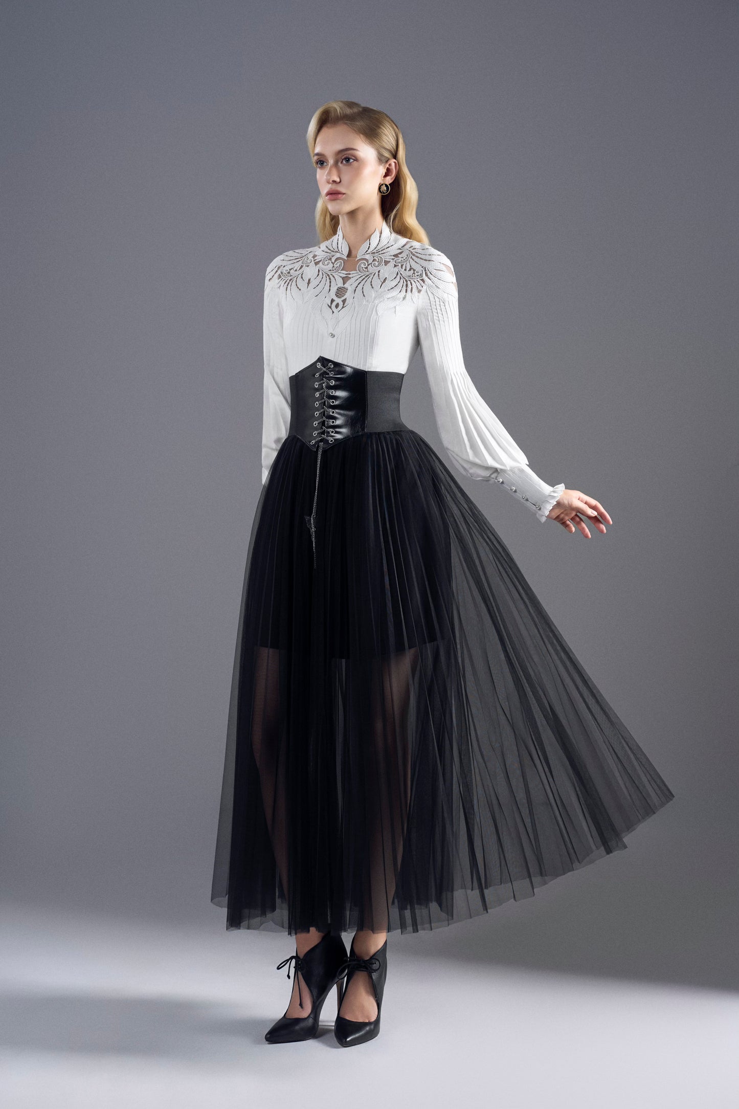 Akira Black White Midi Set