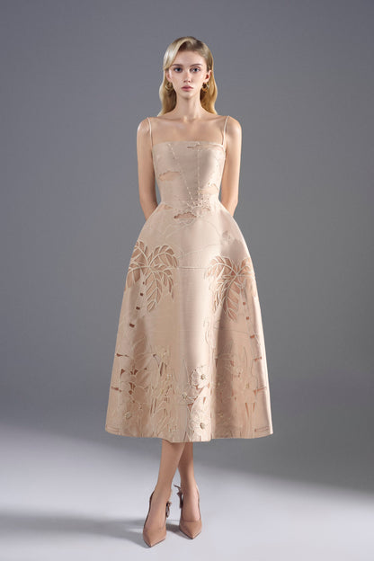 Picture Embroidery Cup Dress